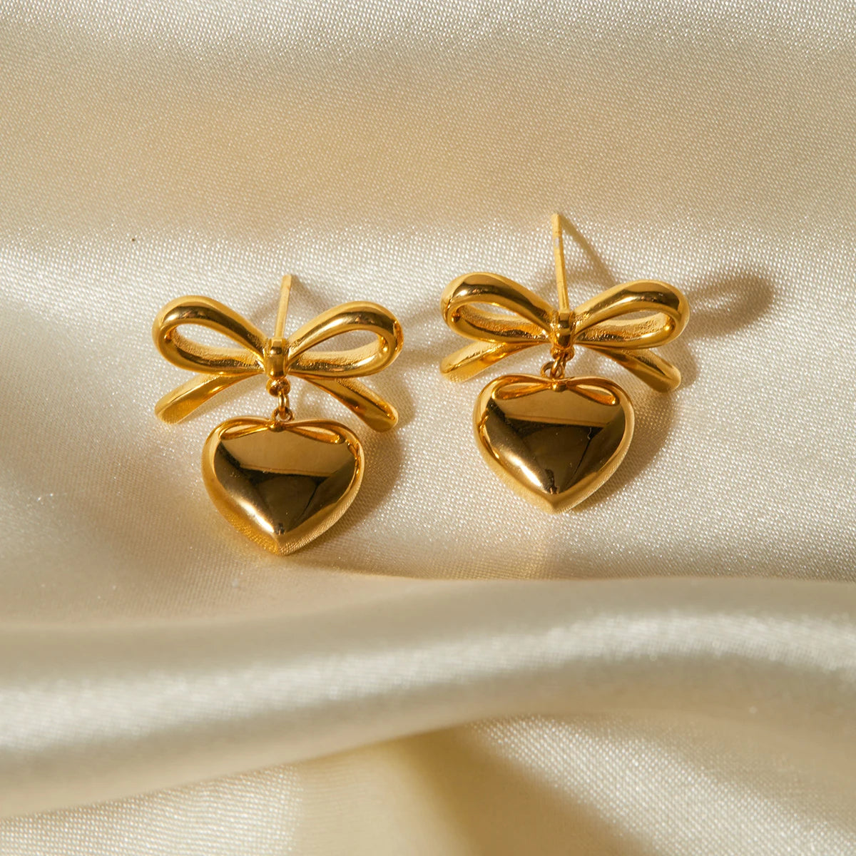 Lovable Luster // Earrings